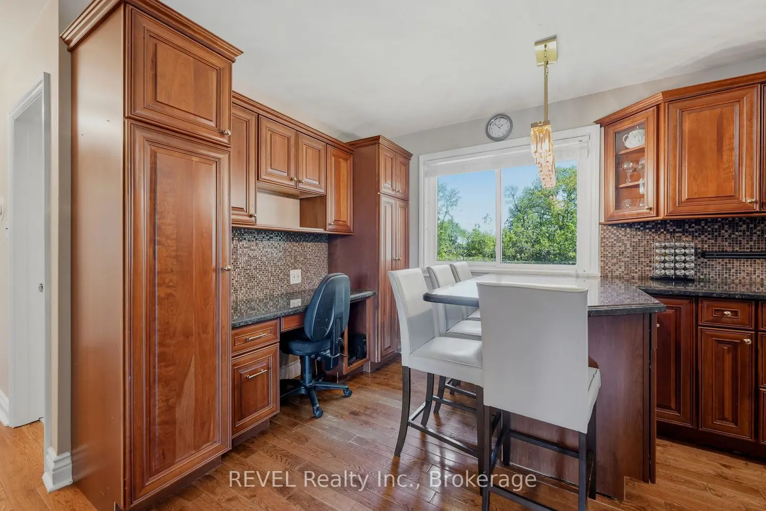 Additional image 5 of 7484 Merritt Avenue