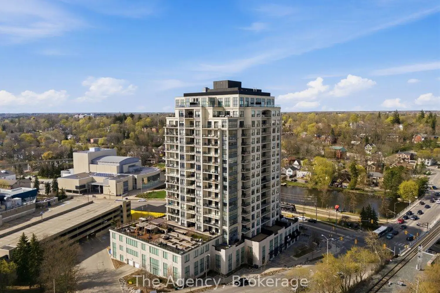 160 Macdonell Street 901 photo 4