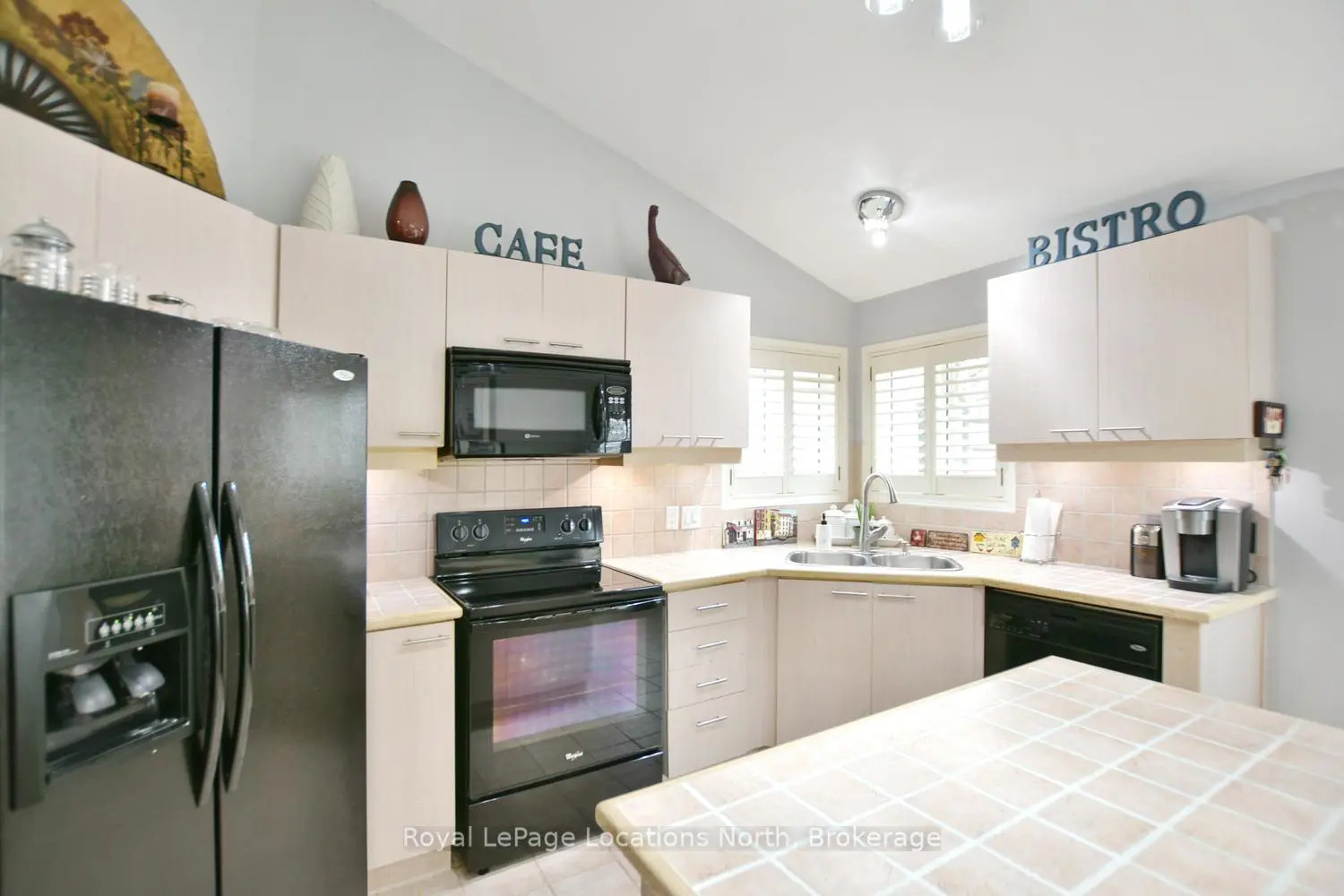 61 Barker Boulevard photo 5