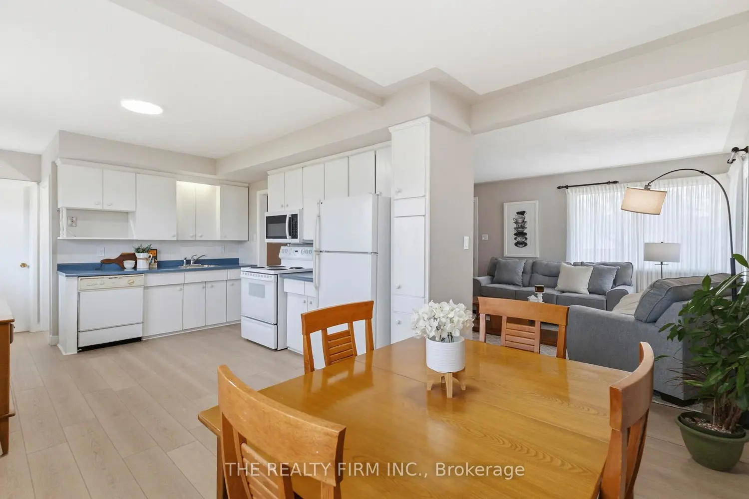 12 Curtis Avenue photo 4