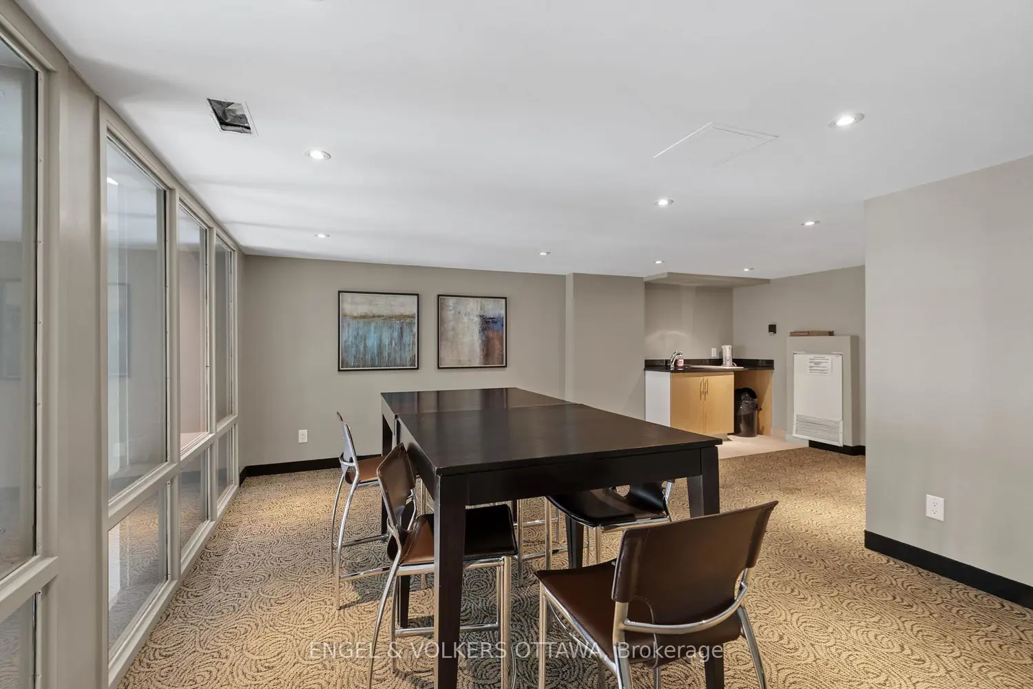 Additional image 17 of 138 Somerset Street 604
