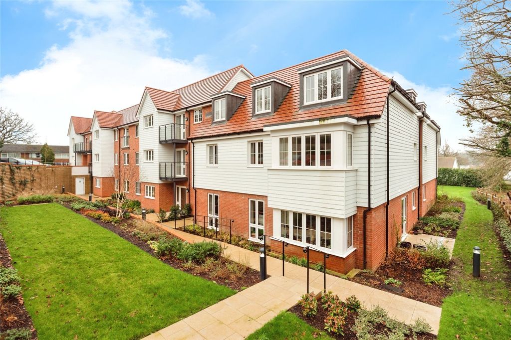 1 bed flat for saleWeavers House, Highgate Hill, Hawkhurst, Cranbrook TN18