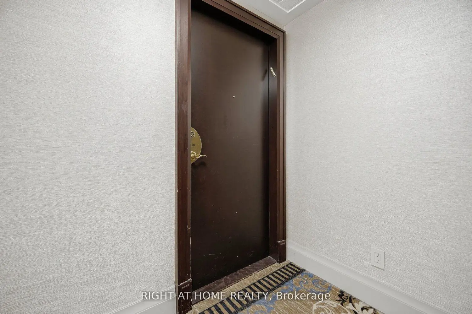 88 Promenade Circle 1010 photo 4