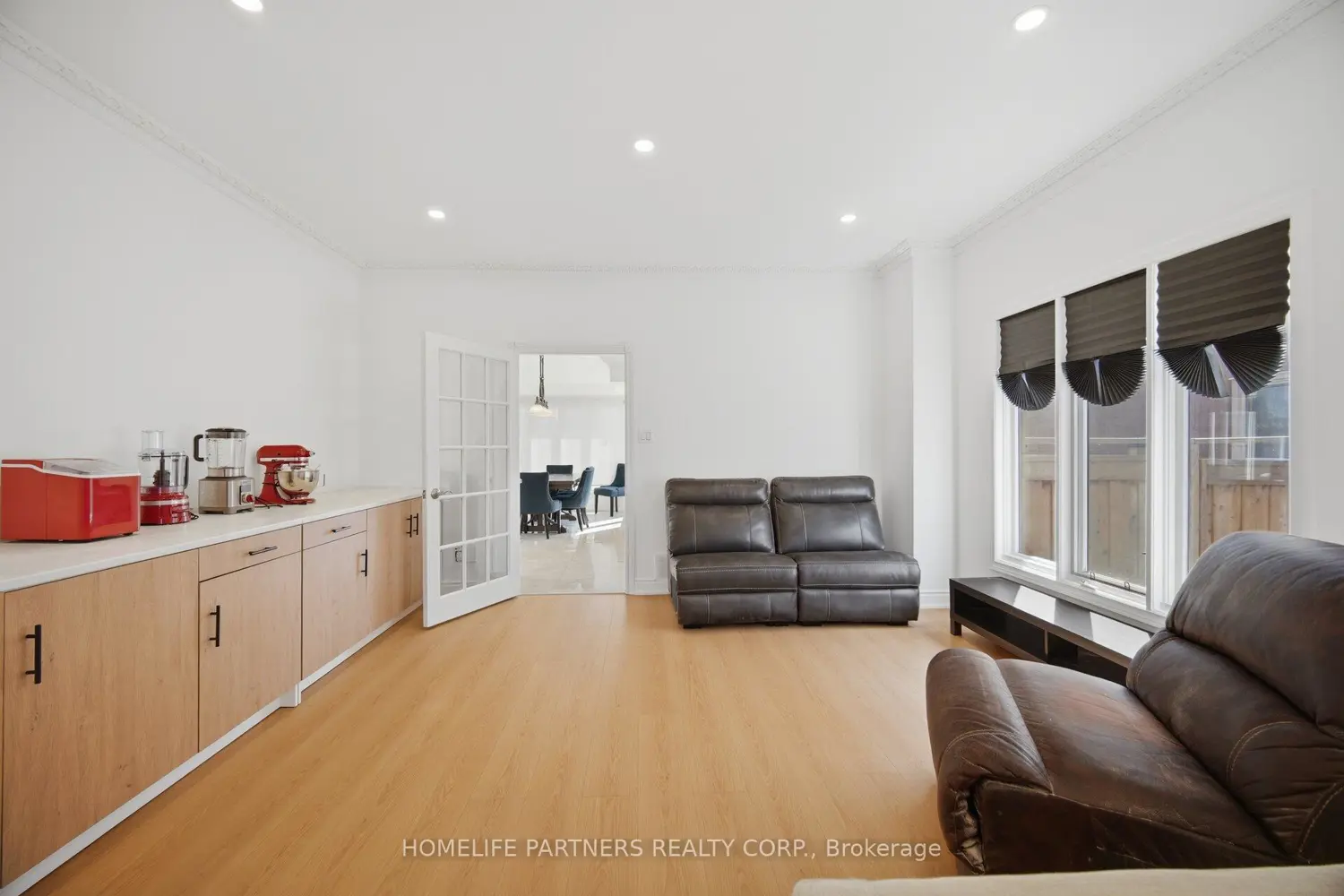 27 Marconi Avenue photo 5