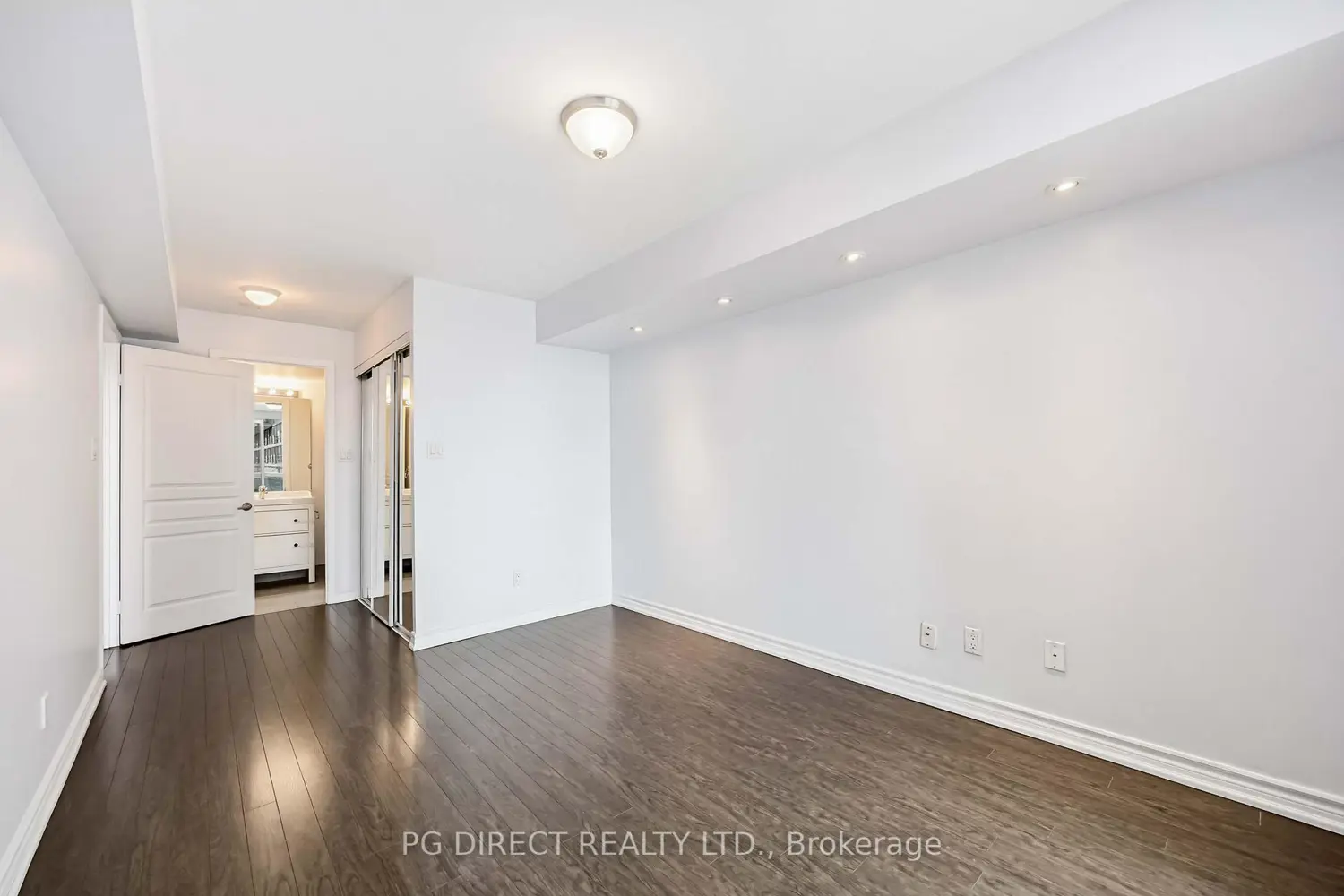 Additional image 14 of 323 Richmond Street 807