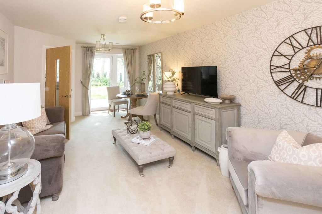 1 bed flat for saleHighgate Hill, Hawkhurst, Cranbrook TN18 photo 3
