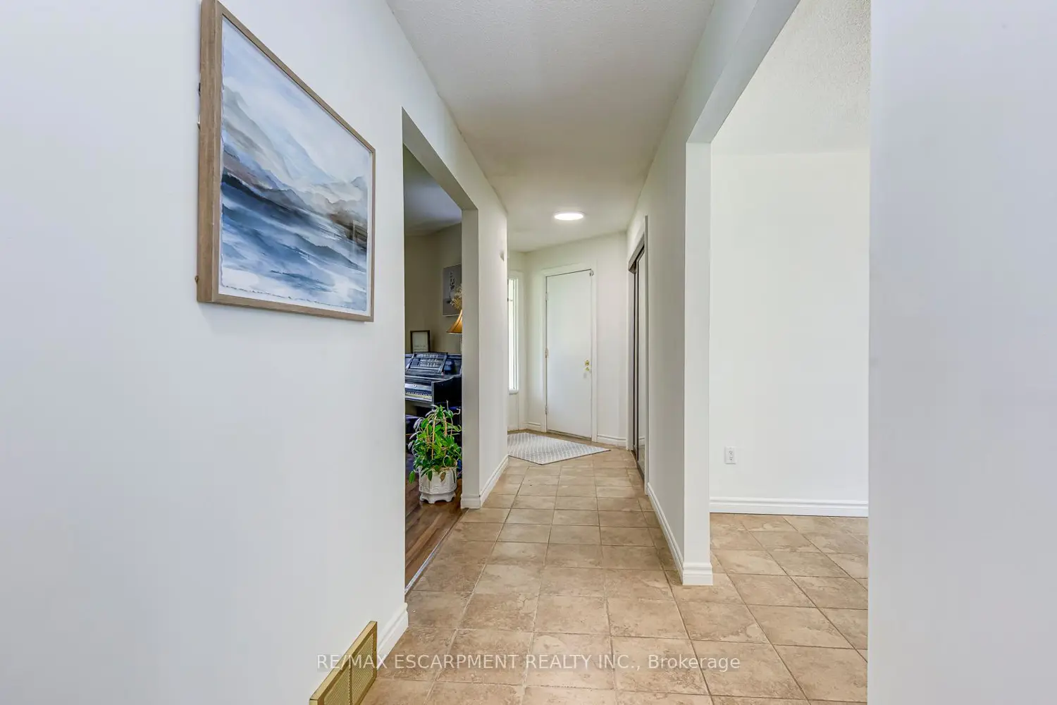 43 Niska Drive photo 5