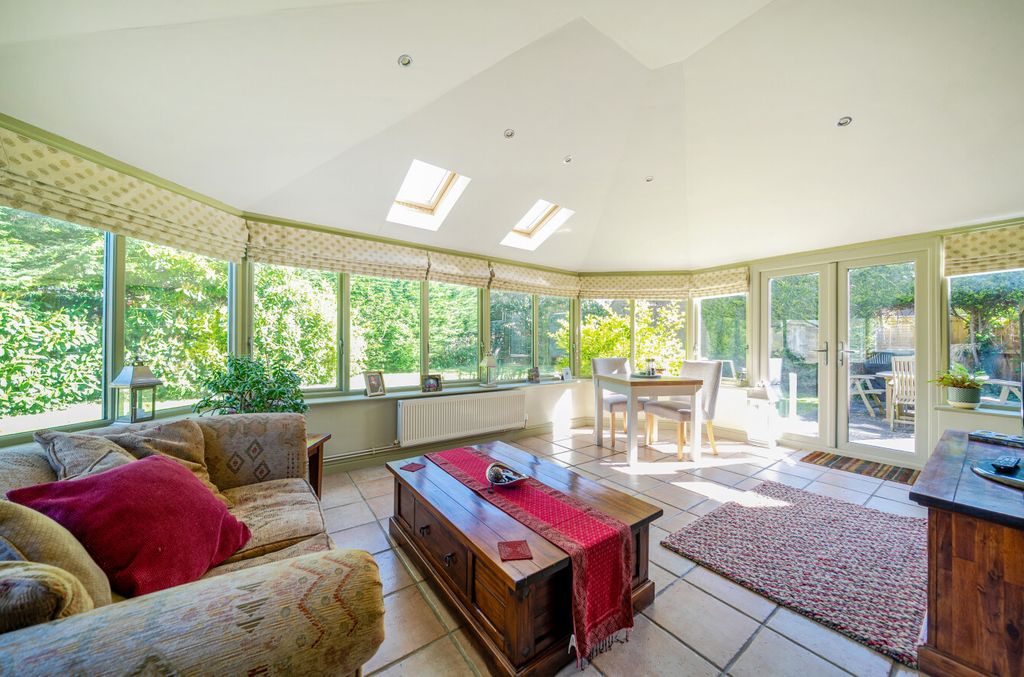 Additional image 4 of 5 bed detached house for saleKeble Lawns, Fairford, Gloucestershire GL7