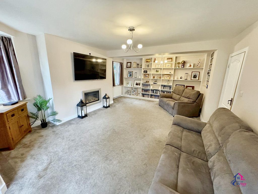 Additional image 5 of 6 bed detached house for saleManthorpe Road, Grantham NG31