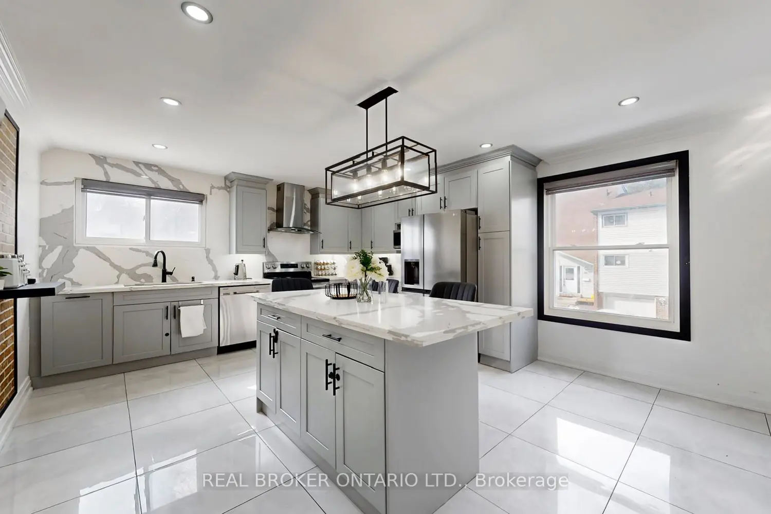 909 King Street 26 photo 3