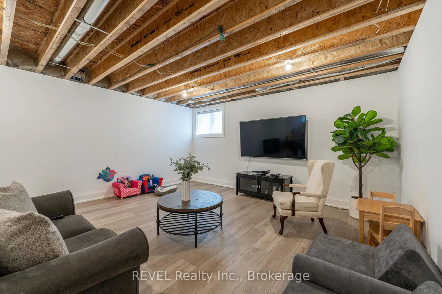 Additional image 16 of 7515 Sherrilee Crescent