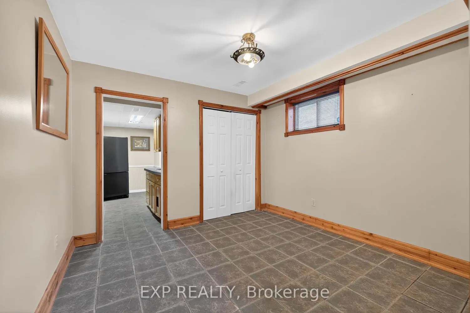 Additional image 13 of 733036 Southgate 73
