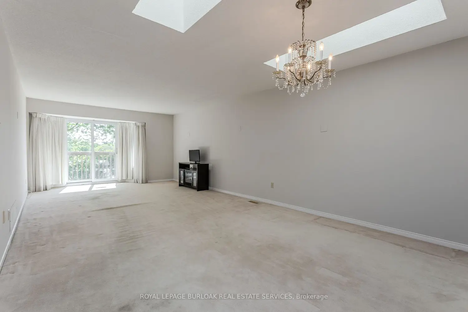 2155 Duncaster Drive 10 photo 3