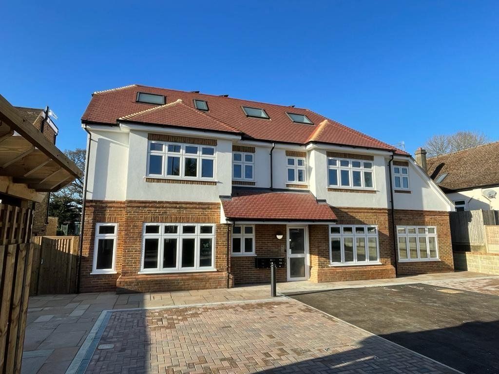 2 bed flat for saleGodstone Hill, Godstone, Surrey RH9