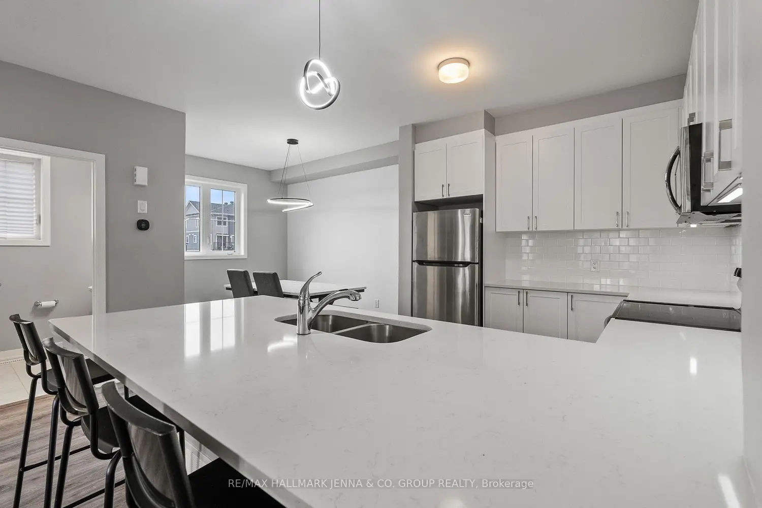 Additional image 5 of 146 Anthracite Private