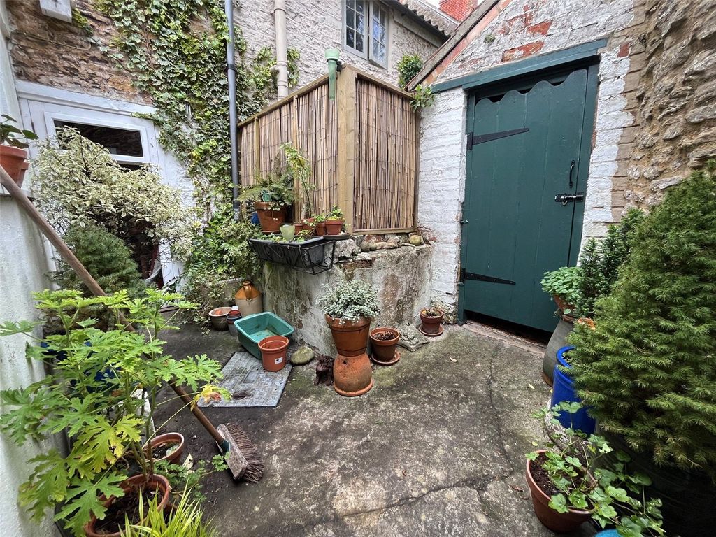 Additional image 2 of 3 bed terraced house for saleWine Street, Frome, Somerset BA11
