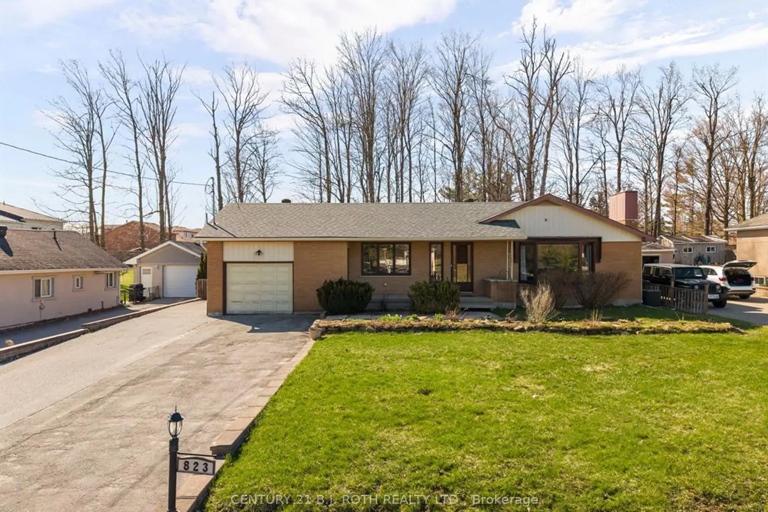 823 Essa Road