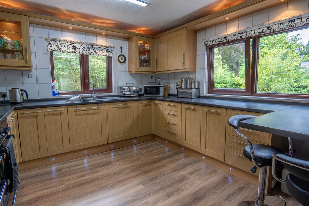 Additional image 7 of 5 bed detached bungalow for saleInverness, Drumnadrochit IV63