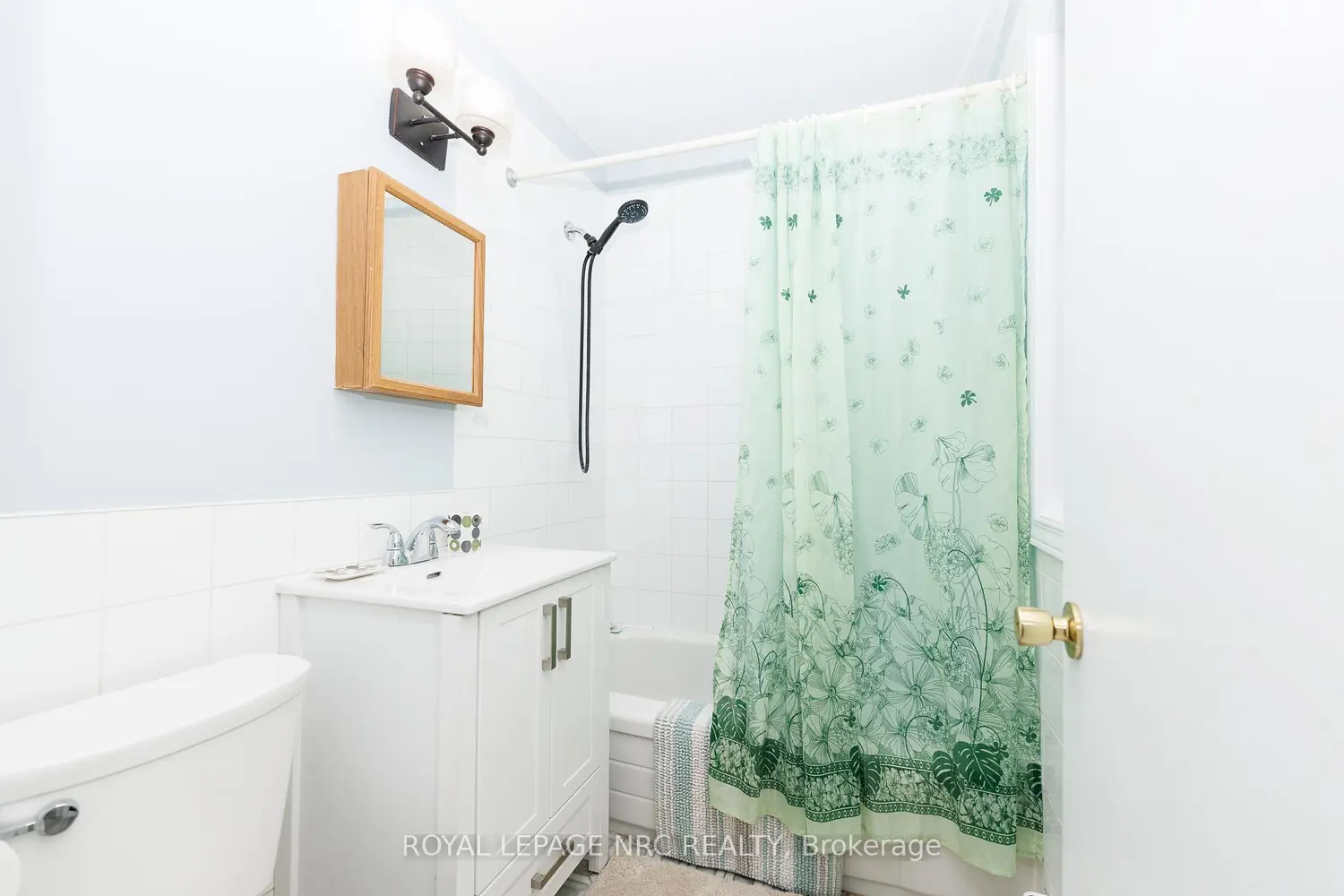 Additional image 9 of 4676 Mcdougall Crescent