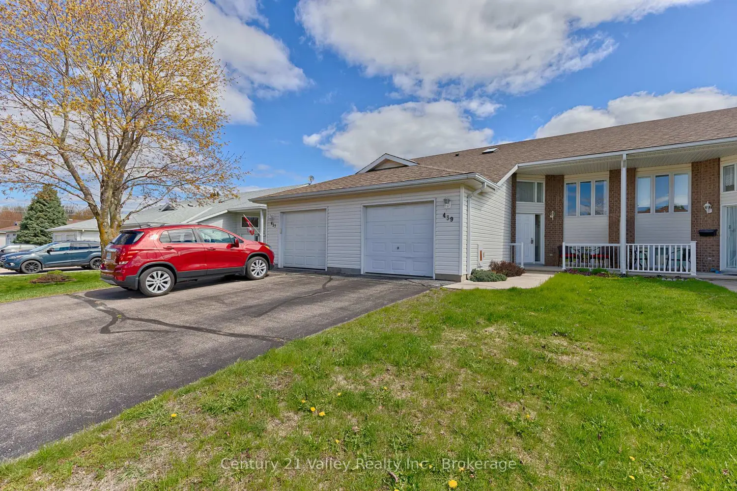 439 Mayhew Street photo 3