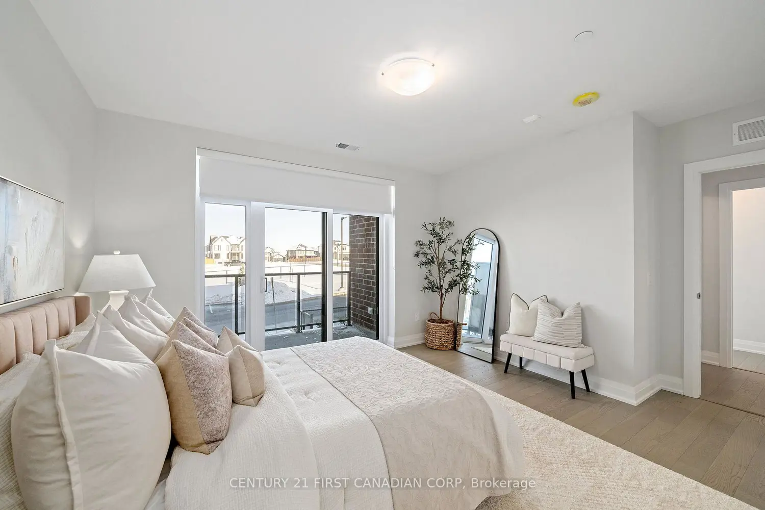 1560 Upper West Avenue 203 photo 3