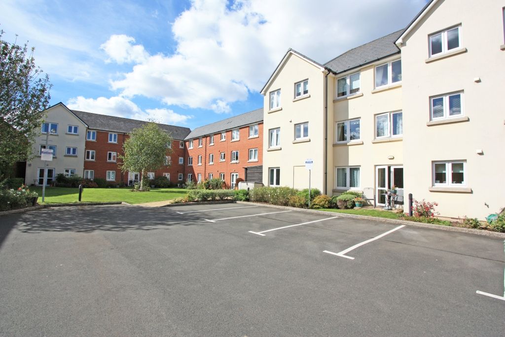 Additional image 11 of 2 bed flat for saleHammond Close, Highworth SN6