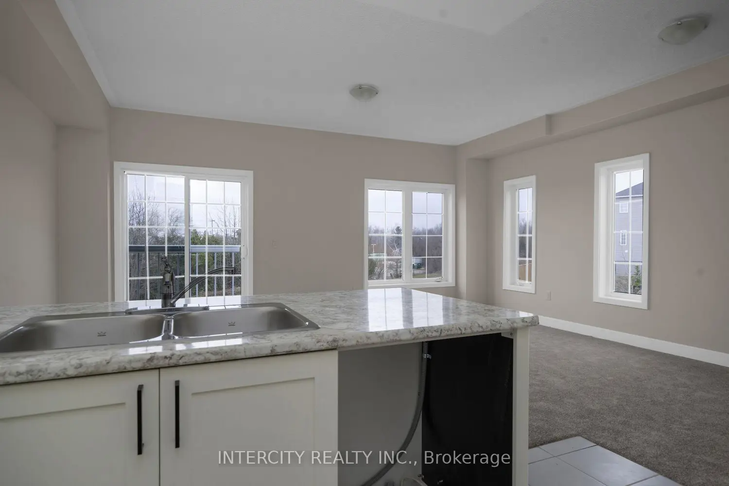 Additional image 7 of 104 Walden Drive Blk 7 Unit 1