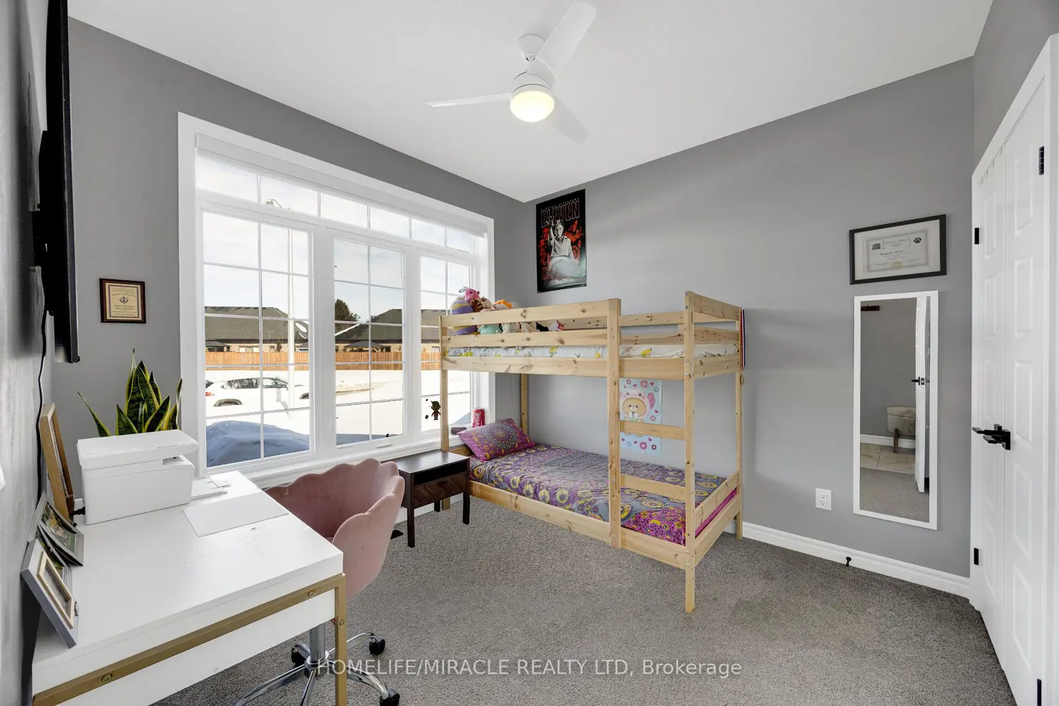 78 Matheson Crescent photo 2