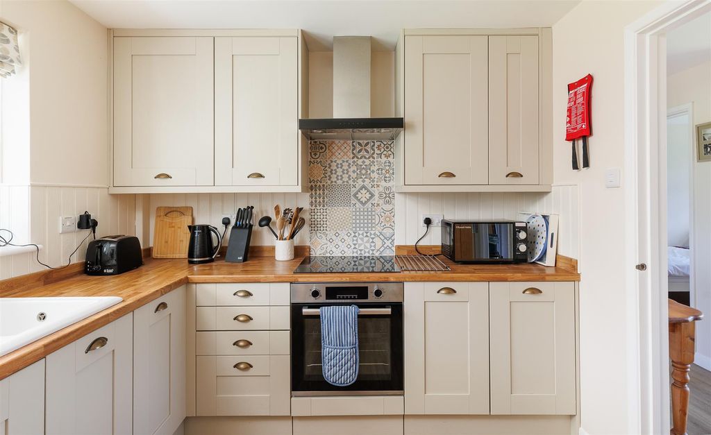 Additional image 6 of 3 bed detached bungalow for saleBay Road, Freshwater PO40