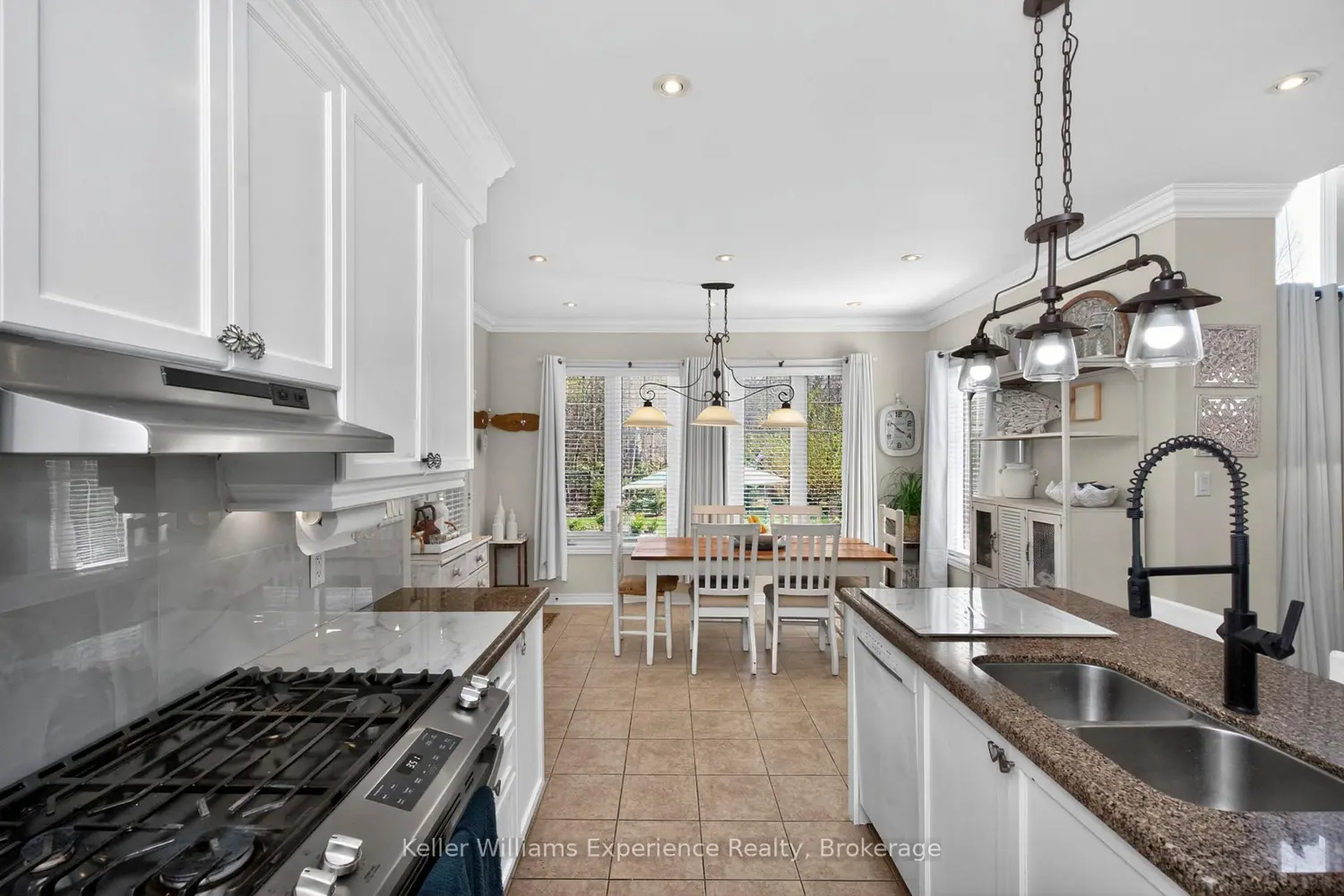 68 Riverwalk Place photo 2