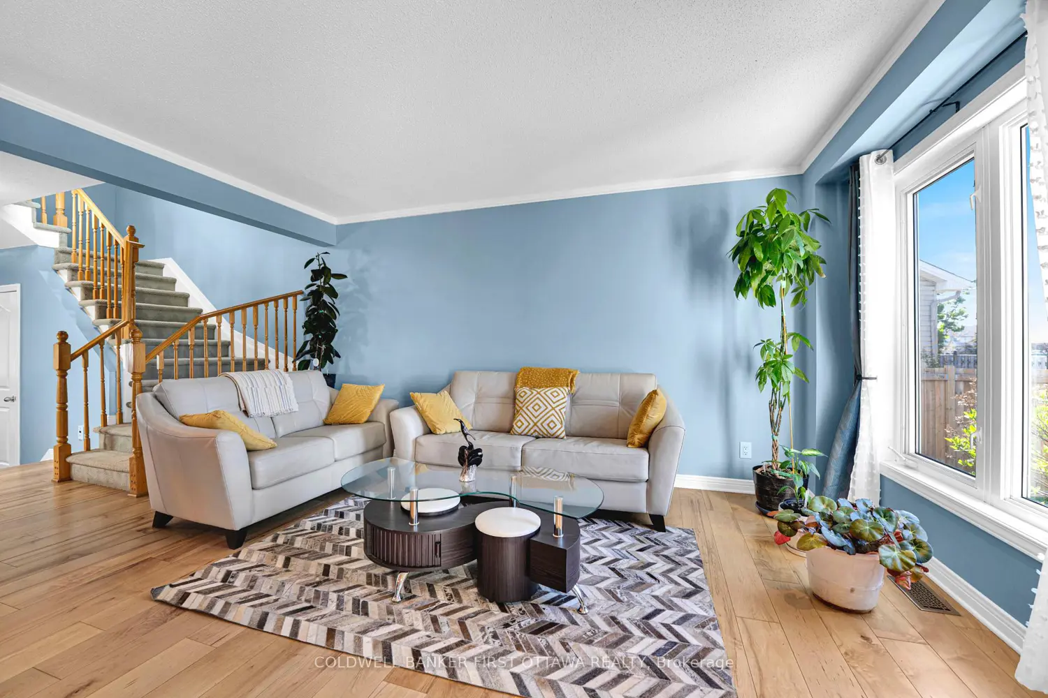 937 Markwick Crescent photo 4