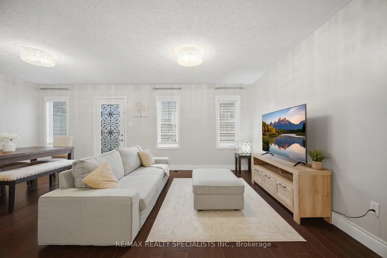 932 Sprague Place photo 4