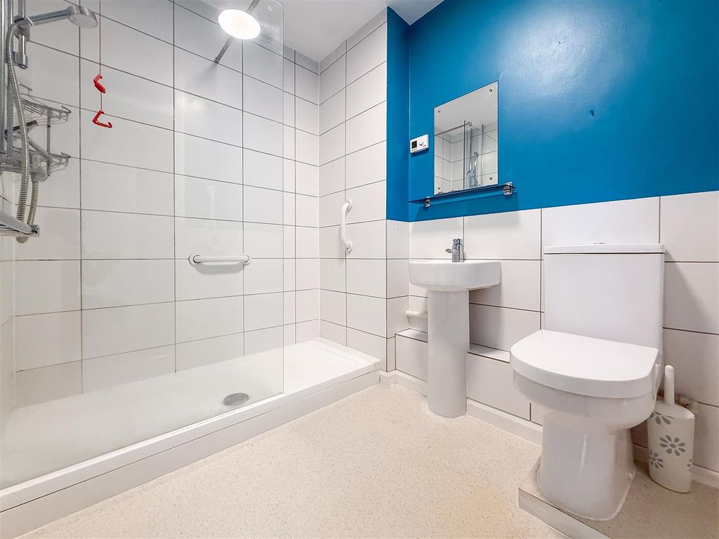Additional image 3 of 2 bed flat for salePostern Close, Portchester PO16