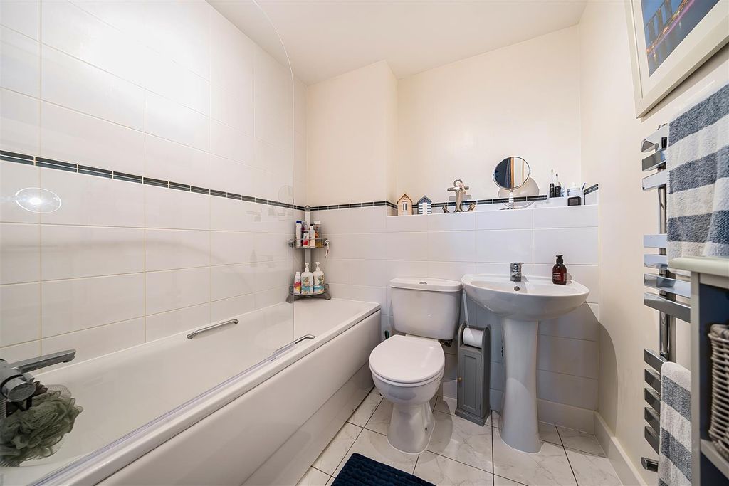 Additional image 10 of 1 bed flat for saleNelson Avenue, Portchester PO16