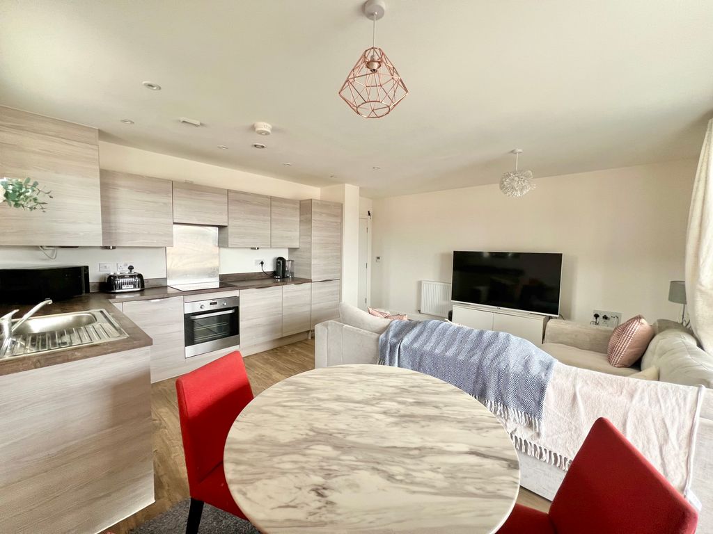 Additional image 5 of 2 bed flat for saleHurst Avenue, Blackwater, Camberley GU17