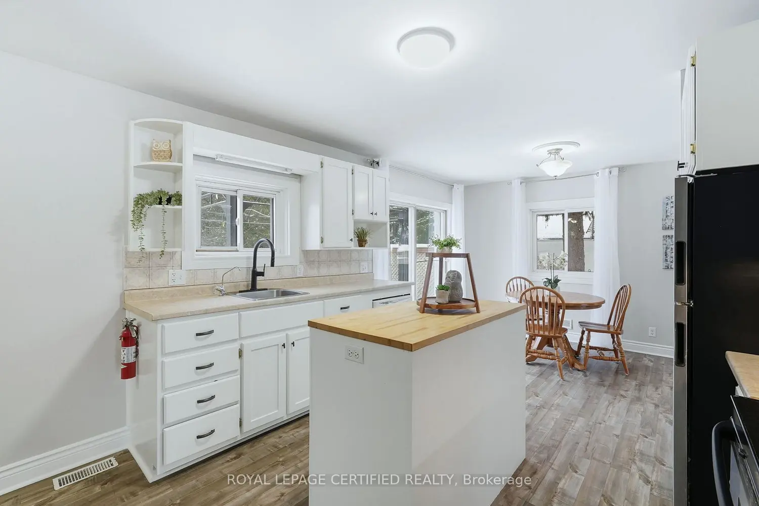 883 7Th Avenue photo 5