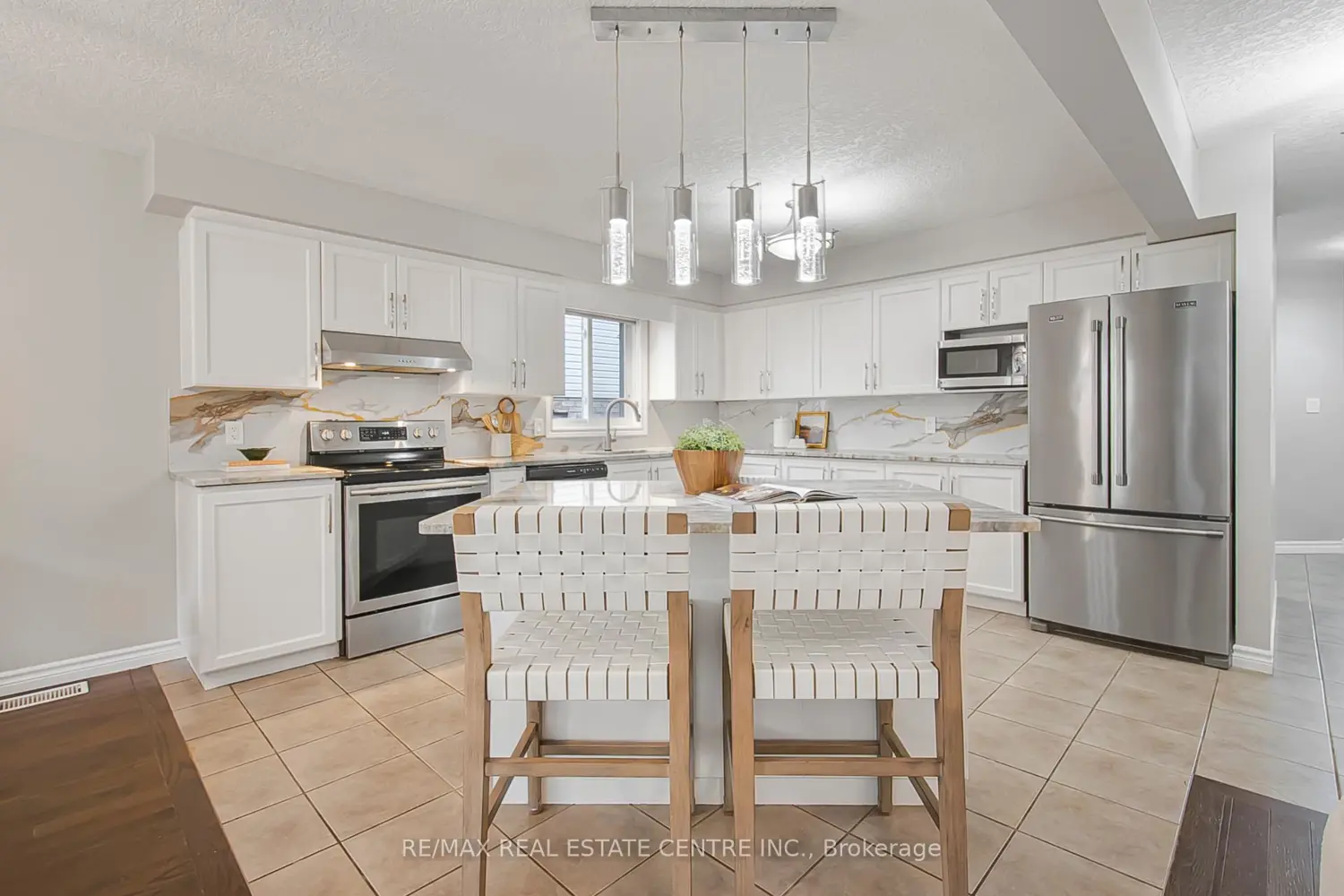 Additional image 8 of 864 Frontenac Crescent