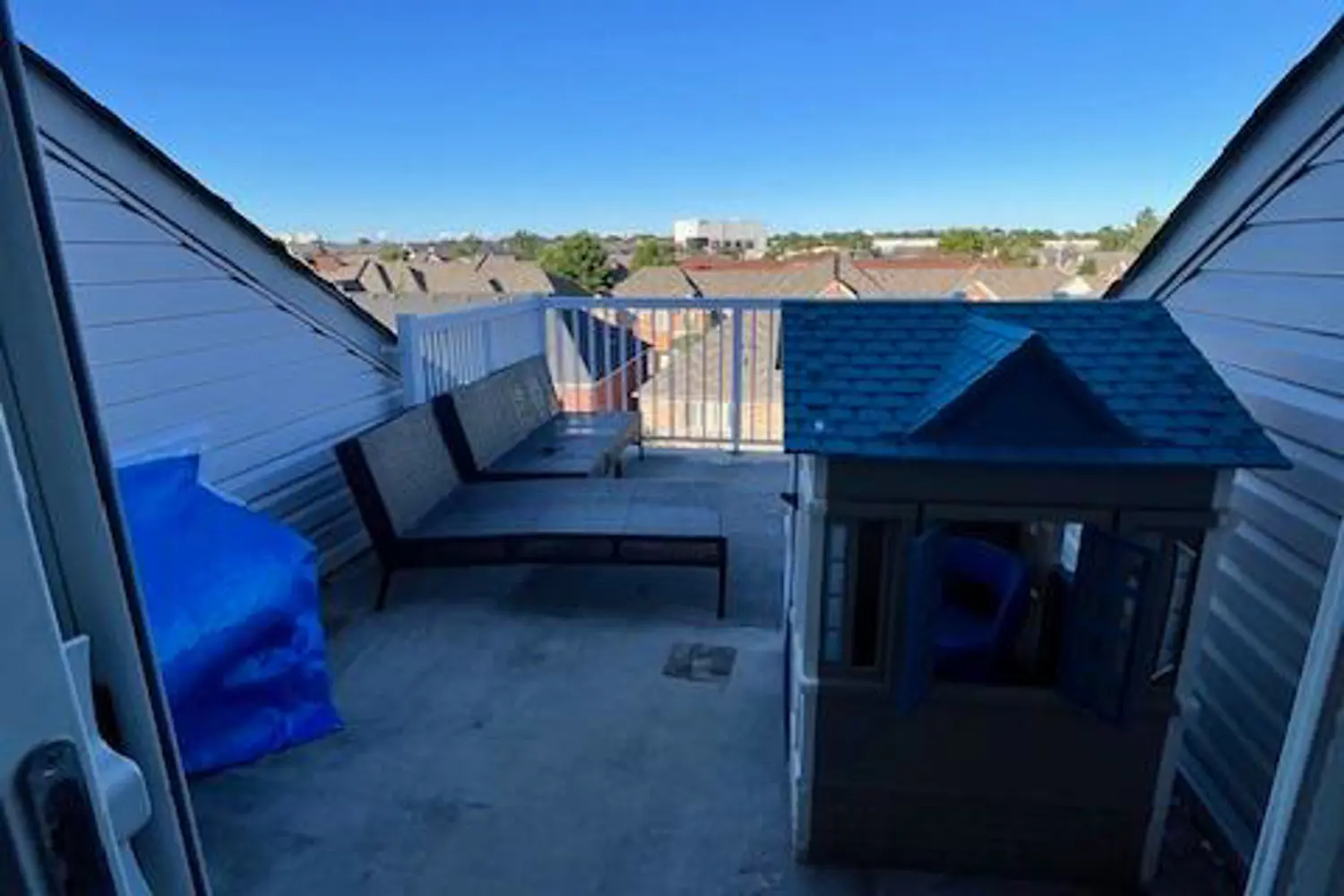Additional image 16 of 647 C Warden Avenue 11