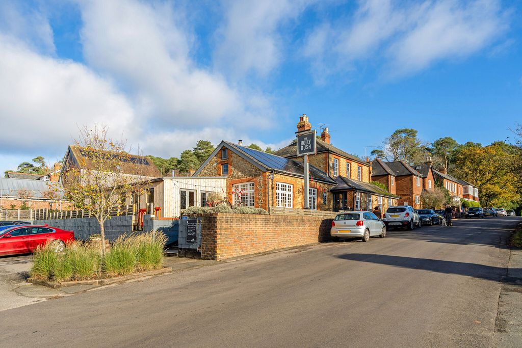 Additional image 25 of 6 bed detached house for saleArkell Lane, Frensham, Farnham GU10