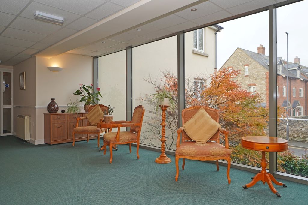 Additional image 10 of 1 bed flat for saleHammond Close, Highworth SN6