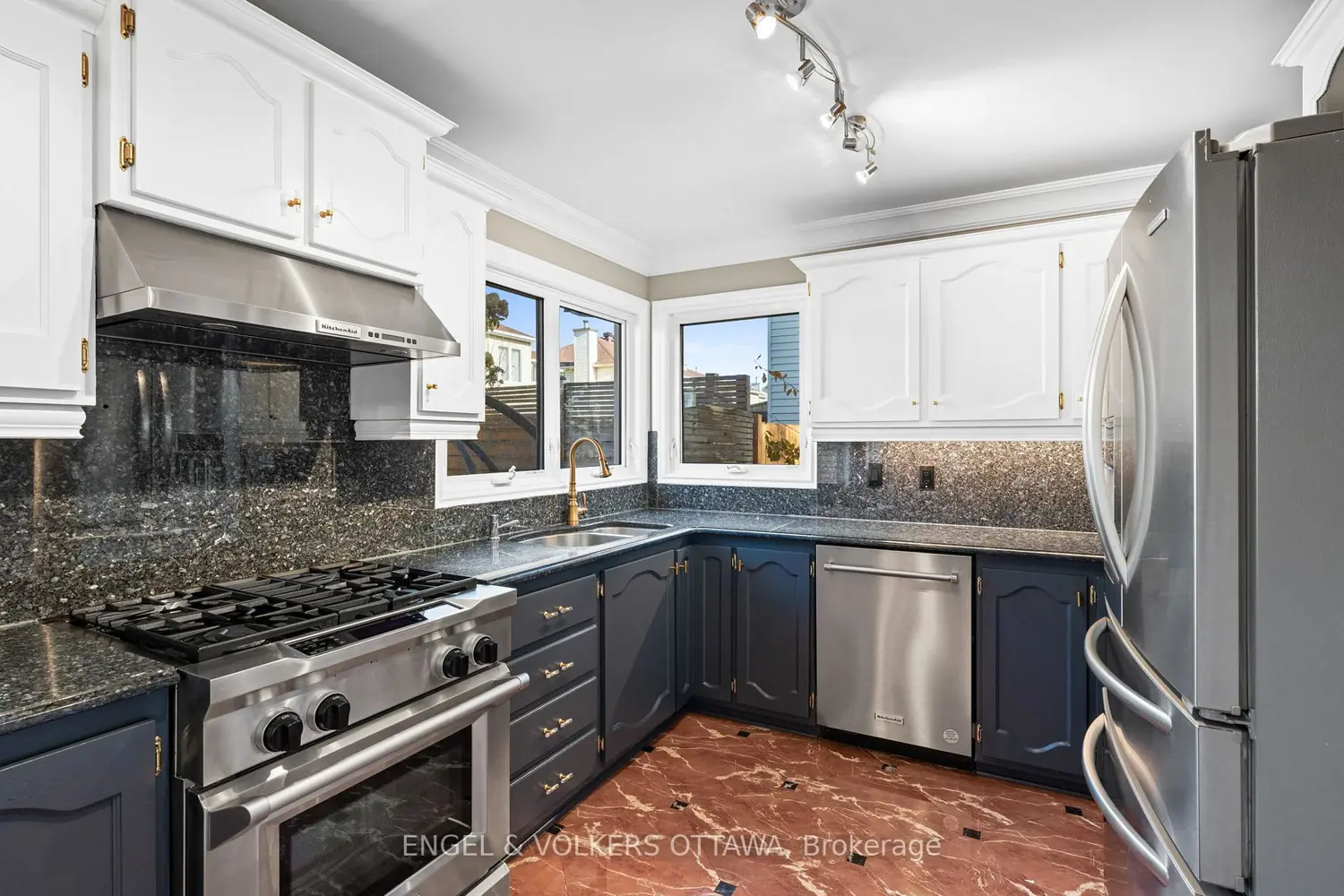 563 Merkley Drive photo 4