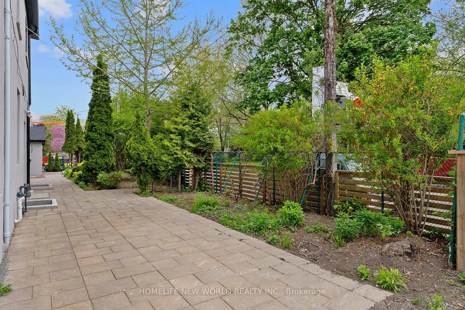 Additional image 19 of 1842 Dundas Street