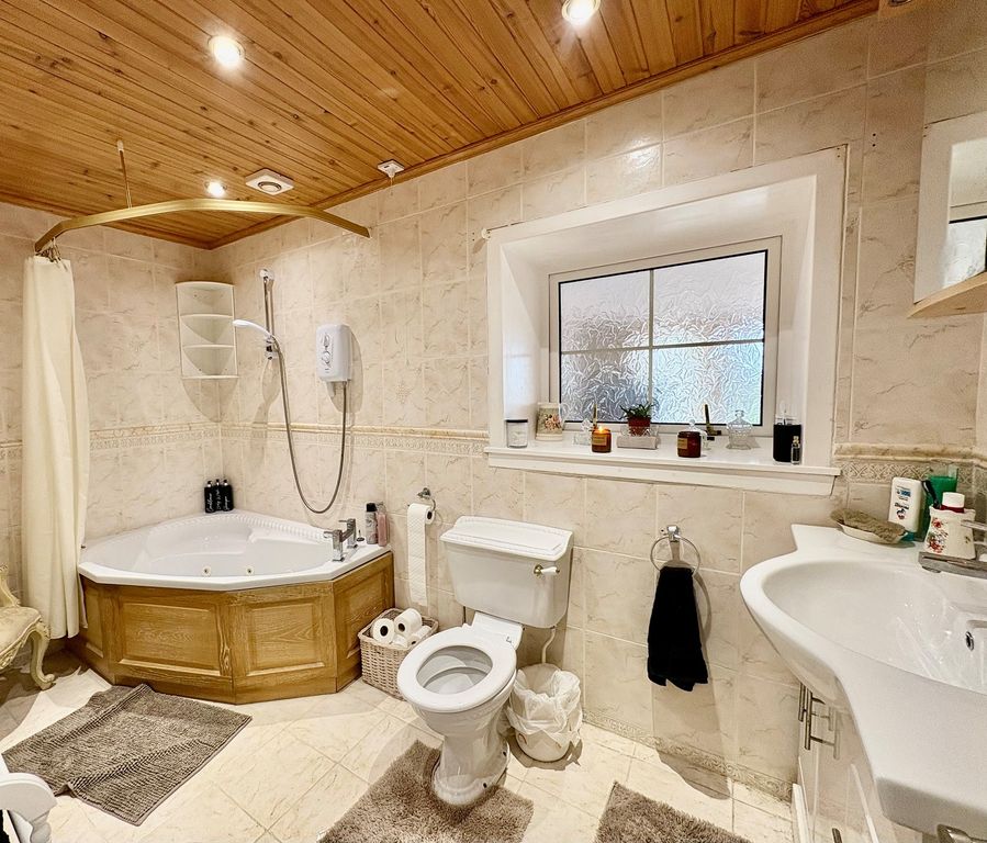 Additional image 6 of 3 bed detached bungalow for saleCastletown, Thurso, Highland. KW14