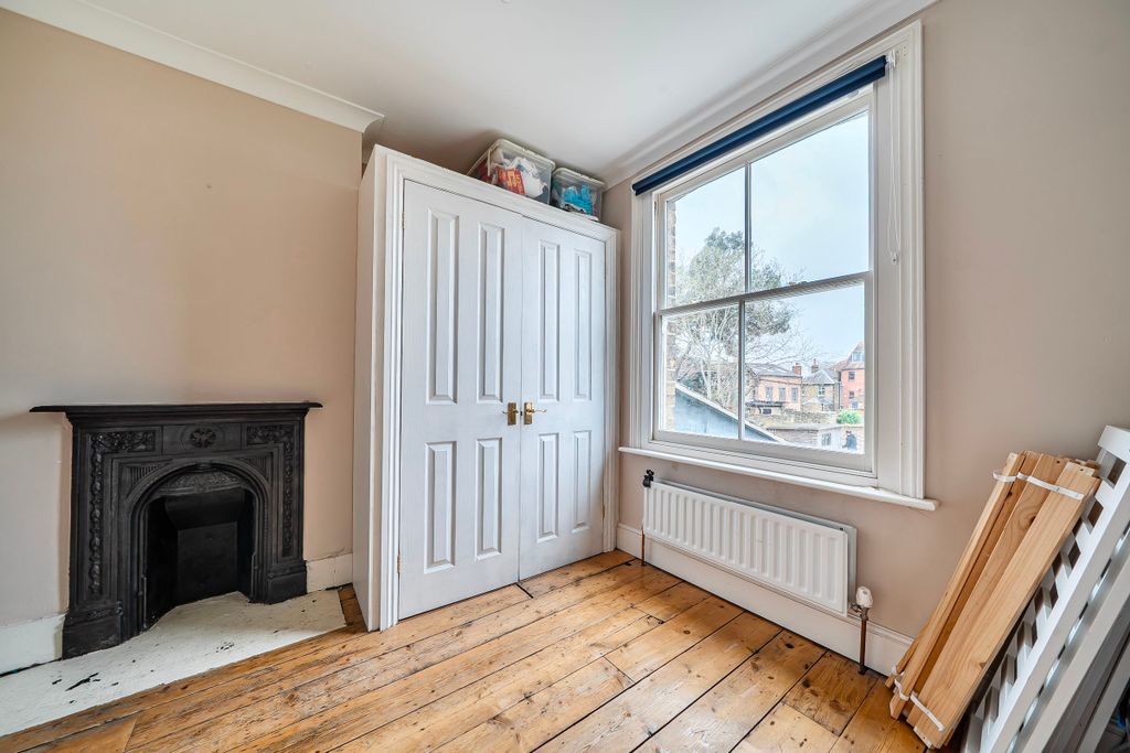 Additional image 10 of 6 bed semi-detached house for saleNewton Road, Faversham ME13