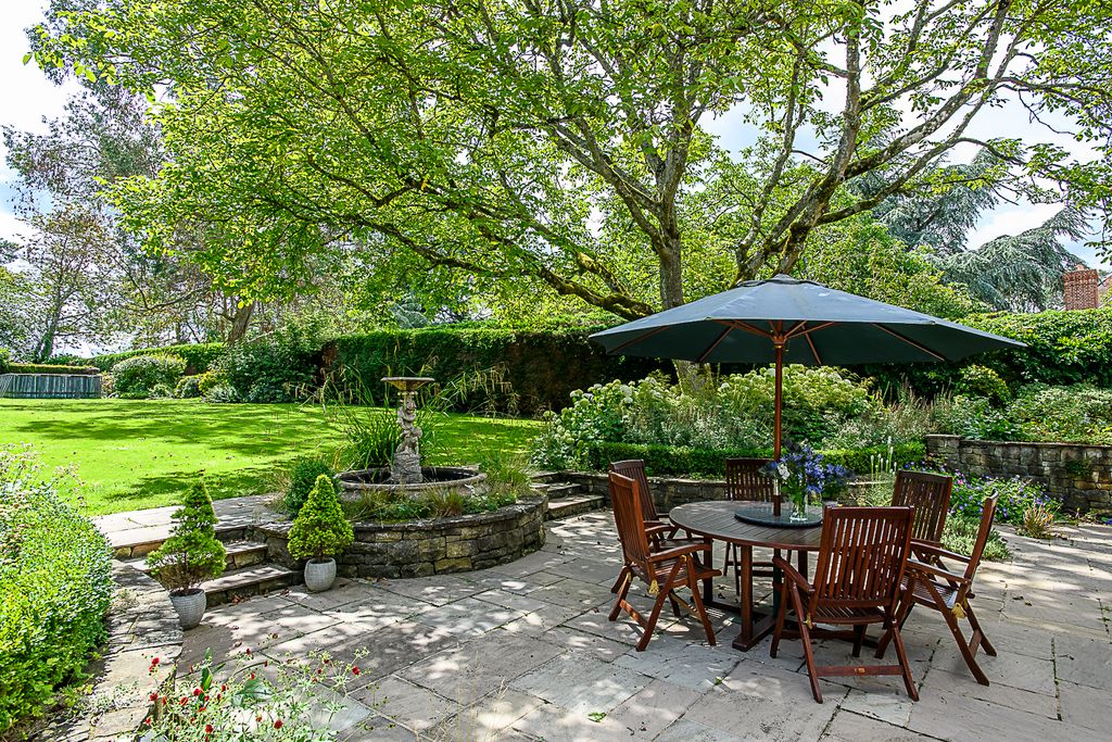 Additional image 28 of 5 bed detached house for salePitt Lane, Frensham, Farnham GU10