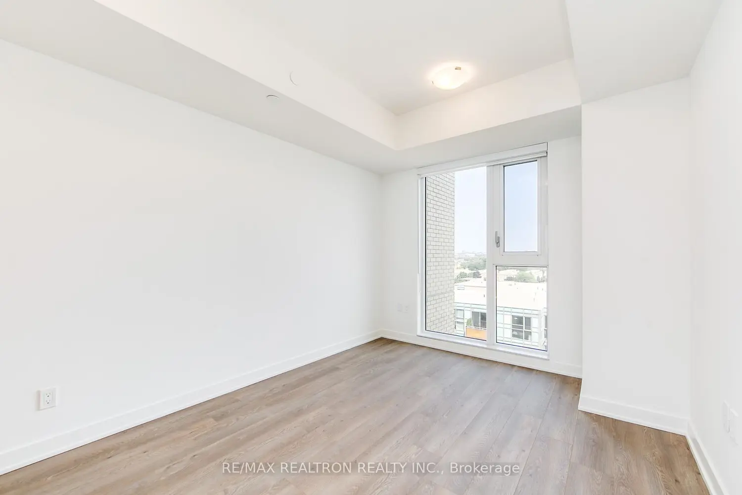 Additional image 7 of 543 Richmond Street 1402
