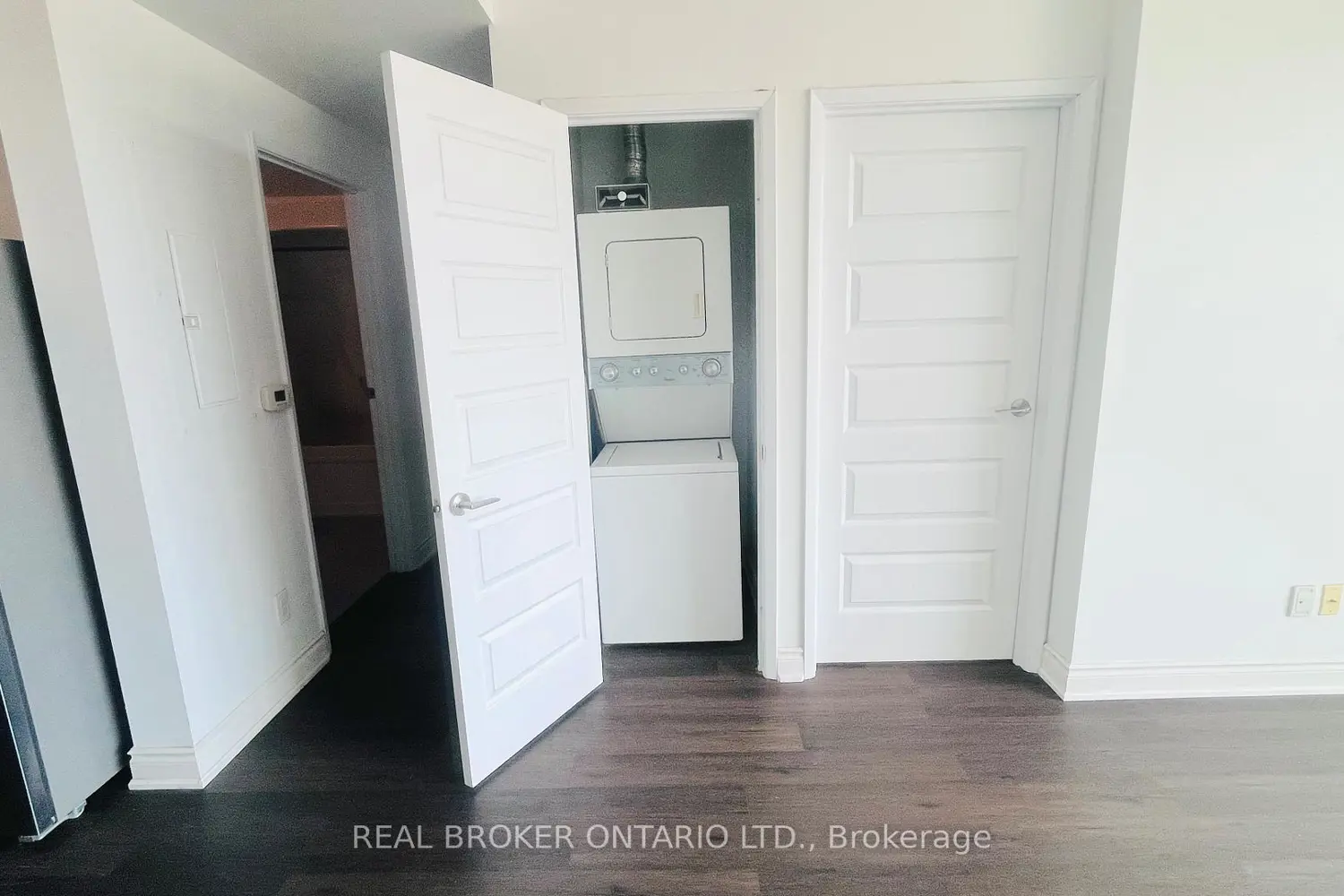 Additional image 6 of 158 King Street 2204