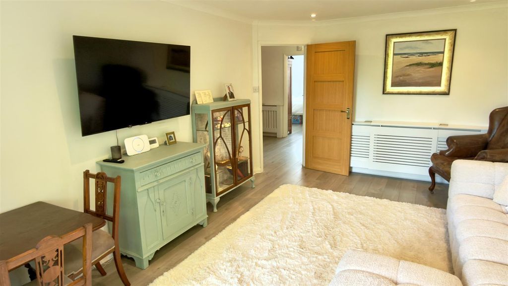 Additional image 17 of 2 bed flat for saleFreshwater, Isle Of Wight PO40
