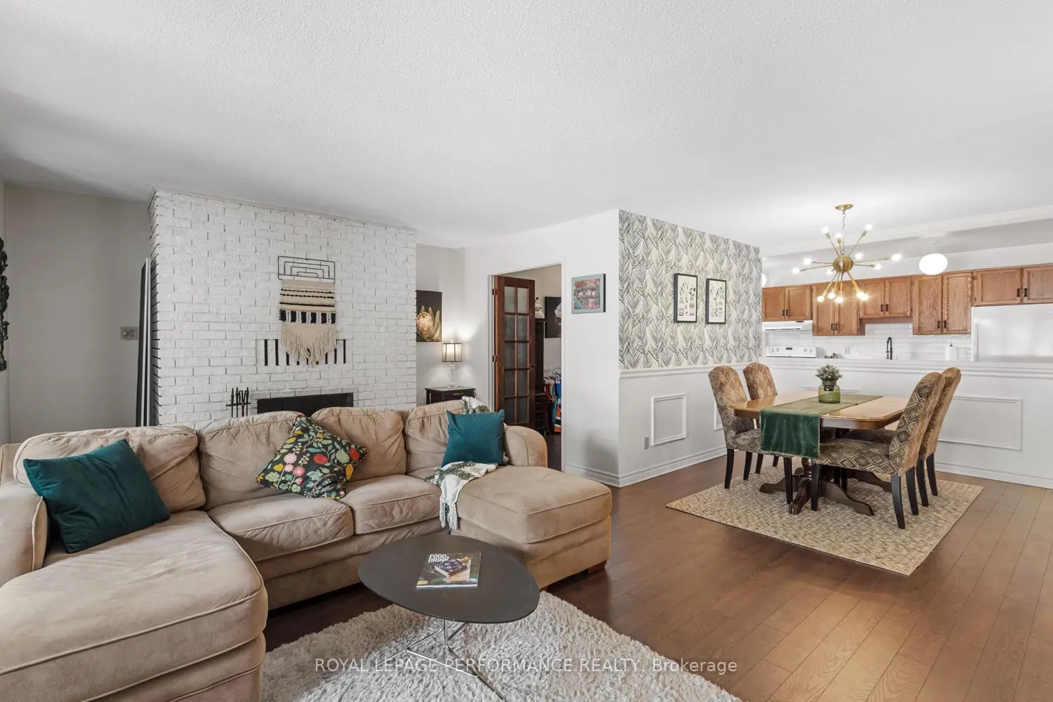 71 Sweetland Avenue 2 photo 2