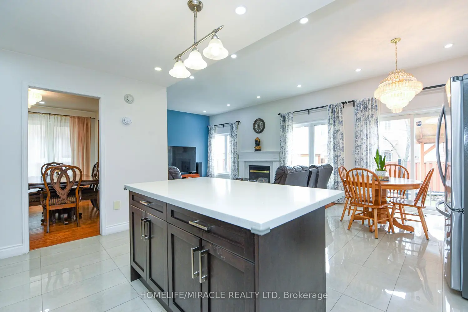 113 Seclusion Crescent photo 3